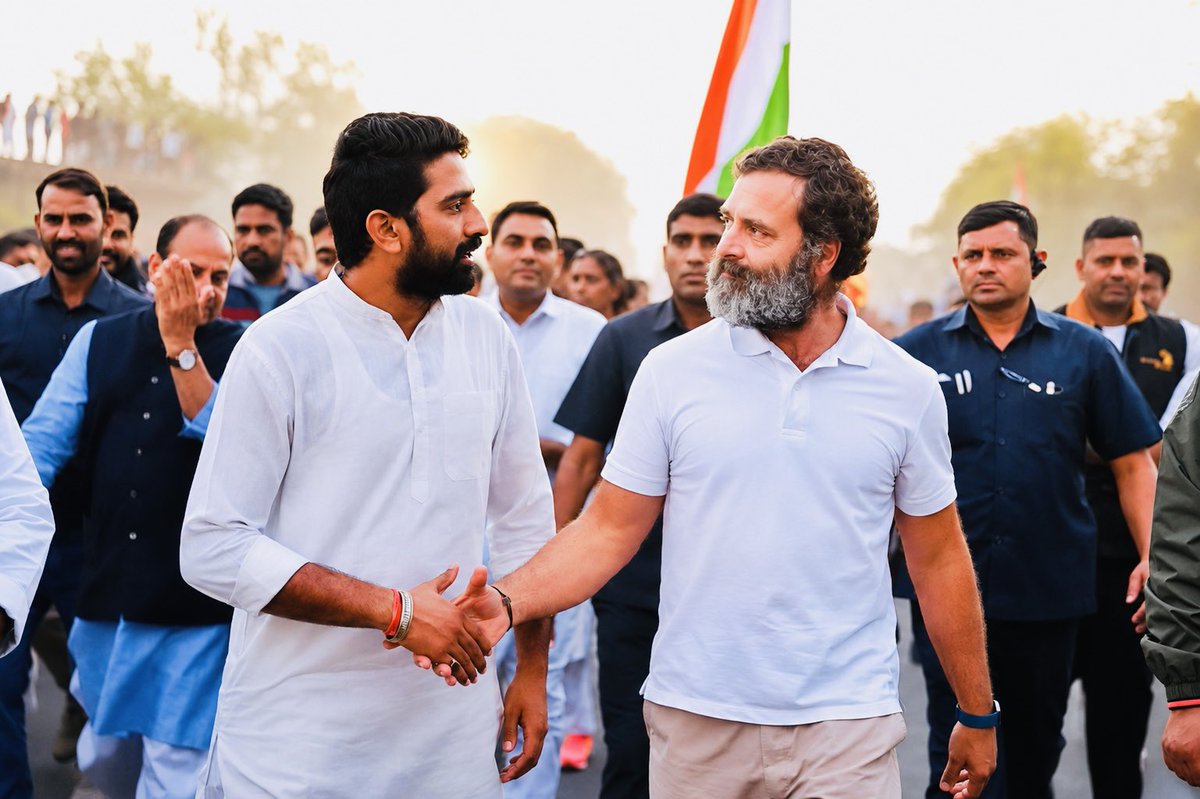 ManishYadavIn's tweet photo. जनप्रिय नेता, लोकसभा में नेता प्रतिपक्ष आदरणीय श्री @RahulGandhi जी को जन्मदिवस की हार्दिक शुभकामनाएँ।

आपका संघर्ष, दृढ़ संकल्प और जनसेवा के प्रति समर्पण सभी के लिए निरंतर प्रेरणा का स्रोत है।

ईश्वर से प्रार्थना है कि आपको उत्तम स्वास्थ्य, सुख-समृद्धि और दीर्घायु प्राप्त हो। https://t.co/ltHhRDYoX8