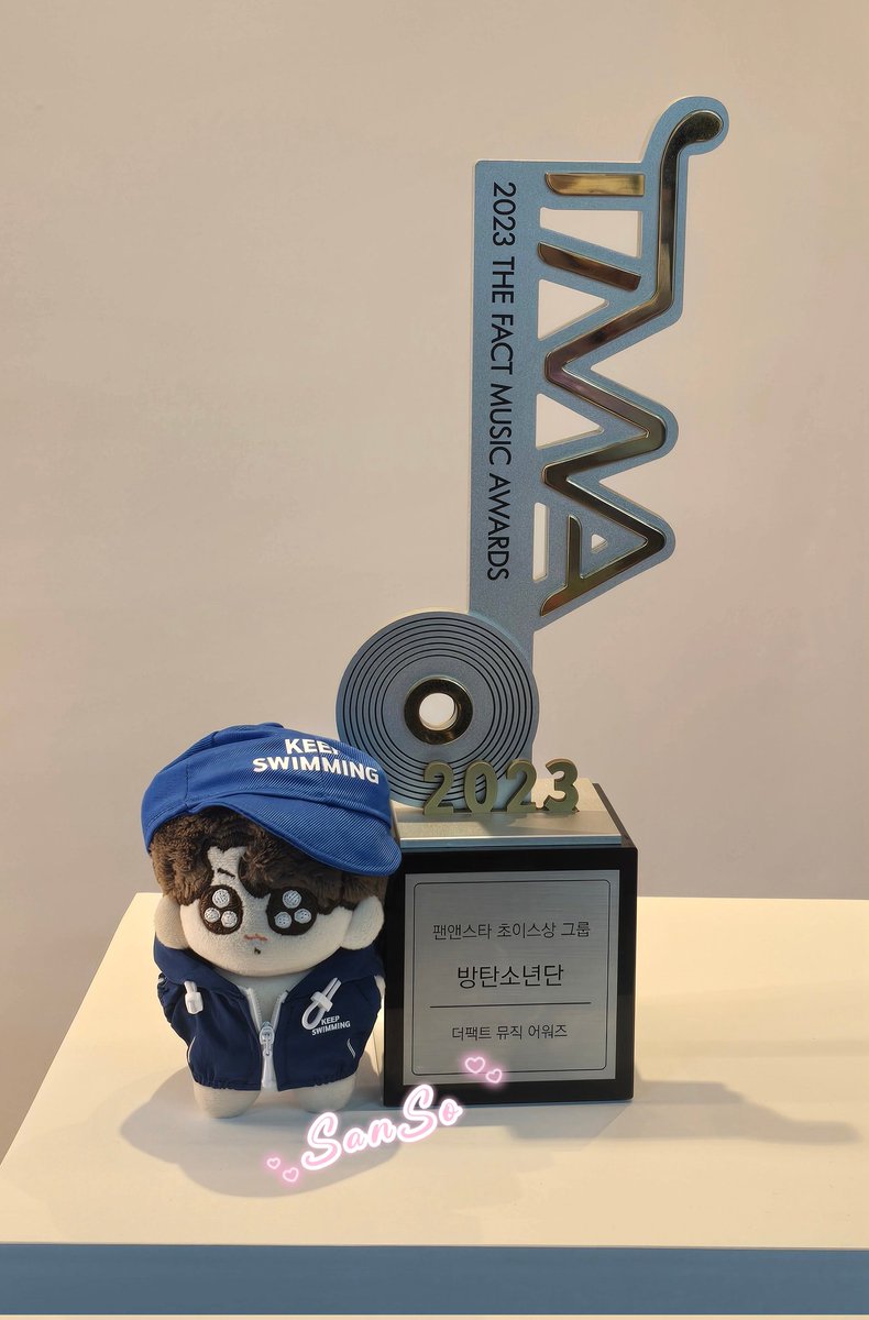 SanSo0613's tweet photo. 오늘 쉬는날이기도 했지만
레시피따라해보고싶은아이돌 1위한
우리 정국이 보고싶어서 찾은 남산타워 ~^^
VR체험도 하고,스페셜 기프트인 들기름도 받았어요 !^^
(수량은 한정적이라 일찍오셔야해요~😅)
리얼한 TMA시상식과 노래하는데 1열직관하는 기분 최고였어요!!👍👍👍😜
#FANNSTAR
#kvrtower
#Nseoultower
#Jungkook
#정국