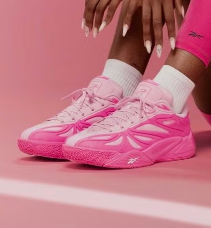 JDWhite112's tweet photo. This shouldn’t be a hot take, but Angel Reese’s sneaker looks way better than Caitlin Clark’s new pair in terms of raw design.

*if we are qualified to compare the designs of performance basketball sneakers. https://t.co/4qhthENnmS