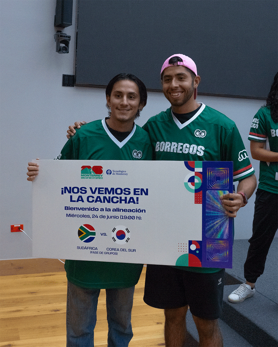 TecdeMonterrey's tweet photo. Reconocimos a estudiantes Borregos y estudiantes internacionales de Corea que tendrán la oportunidad de asistir a uno de los juegos más importantes y vivir la pasión del fútbol desde las gradas.

¡Gracias por representar siempre el orgullo Tec dentro y fuera de la cancha! 🐏💙 https://t.co/5HNNJjhPvi