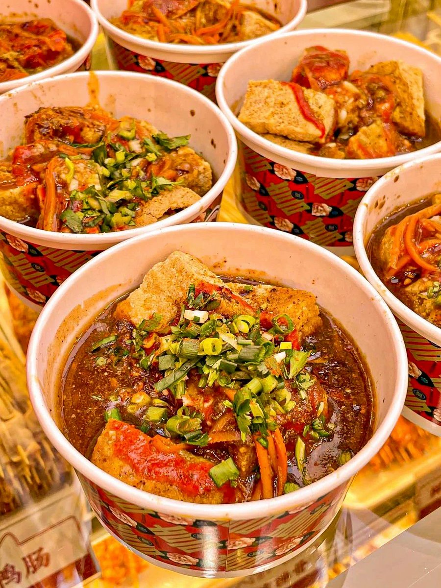 AnnZenBit's tweet photo. Craving something warm and crispy Try the golden fried stinky tofu from the street stall around the corner – perfectly seasoned, crunchy outside, tender inside, full of that classic umami kick! https://t.co/8tXIxvhaNO