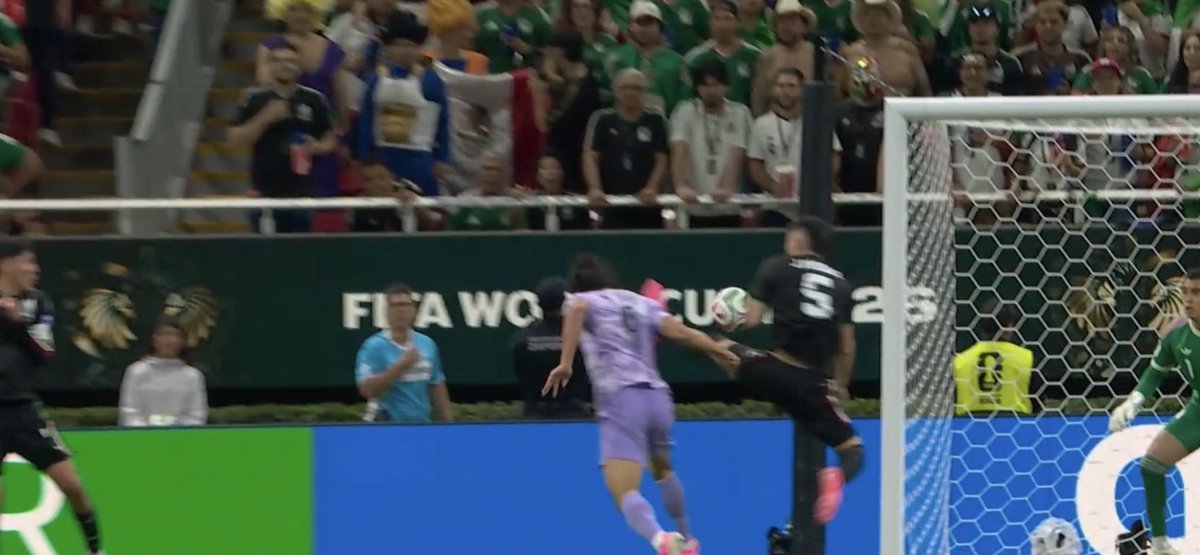 daren_dollar's tweet photo. @ManagerTactical Mexico got away with a handball in the box in the 94th minute. Shocker https://t.co/O0U8TzqzJp