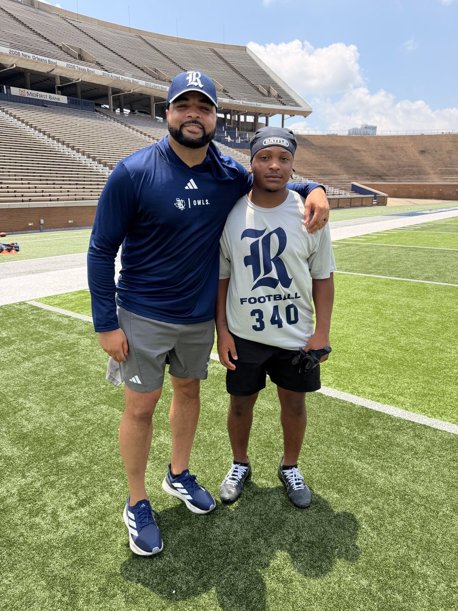 mcmichael_ian's tweet photo. I had a great time @RiceFootball today. I enjoyed working you @CoachWilson_ and I look forward to applying what I learned in my upcoming season @EHSMavsFB https://t.co/BFkJ7fCtO3