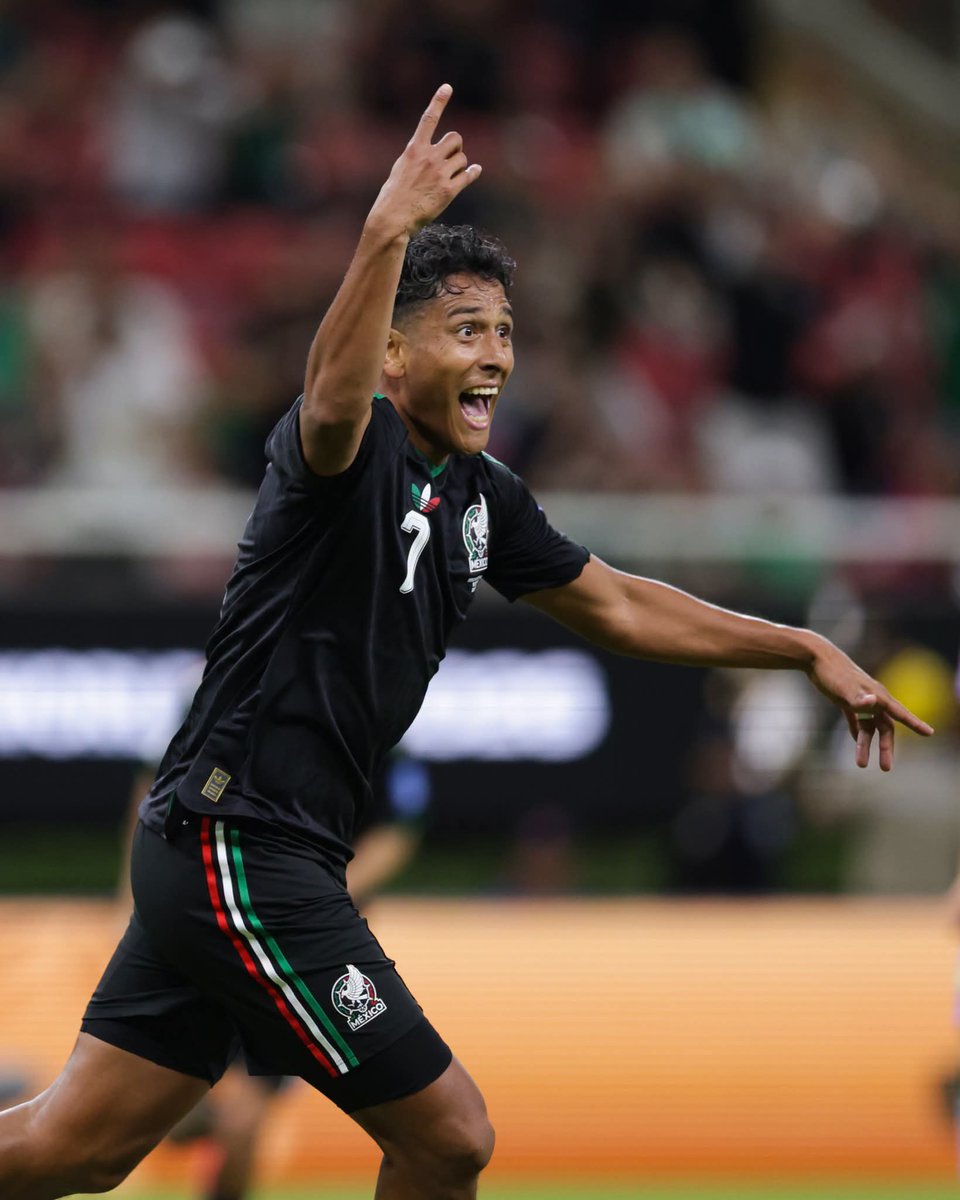 verdesxsiempre's tweet photo. ¡Un Cañero de hueso colorado debutó con gol en la Copa del Mundo! 🤩 
Muchas felicidades al mochitense Luis Romo! 🤗
#LeñaMéxico 🇲🇽 https://t.co/HcgspVz5fZ
