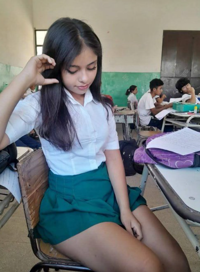 :3 tweet media