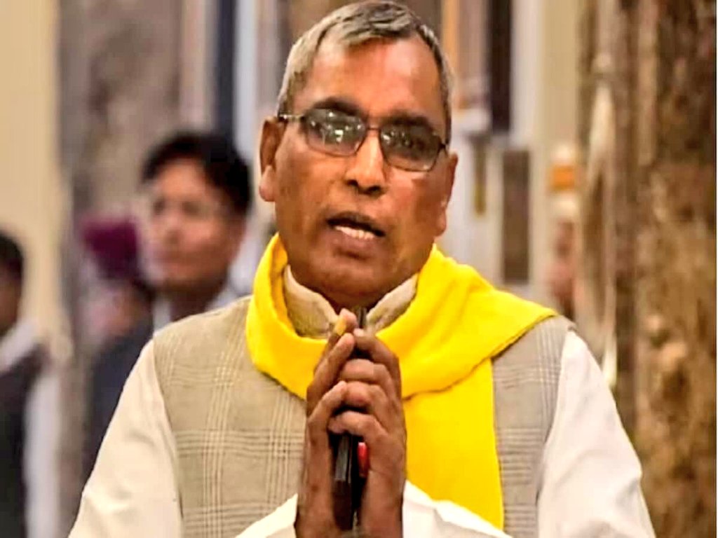 JyotiDevSpeaks's tweet photo. दैनिक भास्कर की पड़ताल में यूपी में टिकट का रेट :
अपना दल (S) - 12 करोड़
सुभासपा - 8 करोड़
निषाद पार्टी - 5 करोड़
बसपा - 3.35 करोड़
क्या दिन आ गये हैं बसपा के कि उसे सबसे सस्ता टिकट बेचना पड़ रहा है! https://t.co/8CnKwnKmO6