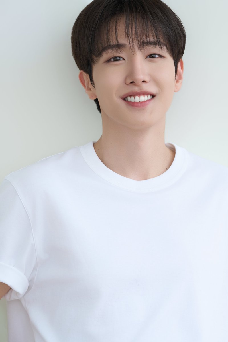 officialSEVENUS's tweet photo. 희재 New 프로필📷✨️

#SEVENUS #세븐어스
#HEEJAE #희재 https://t.co/sO5L6UKYix
