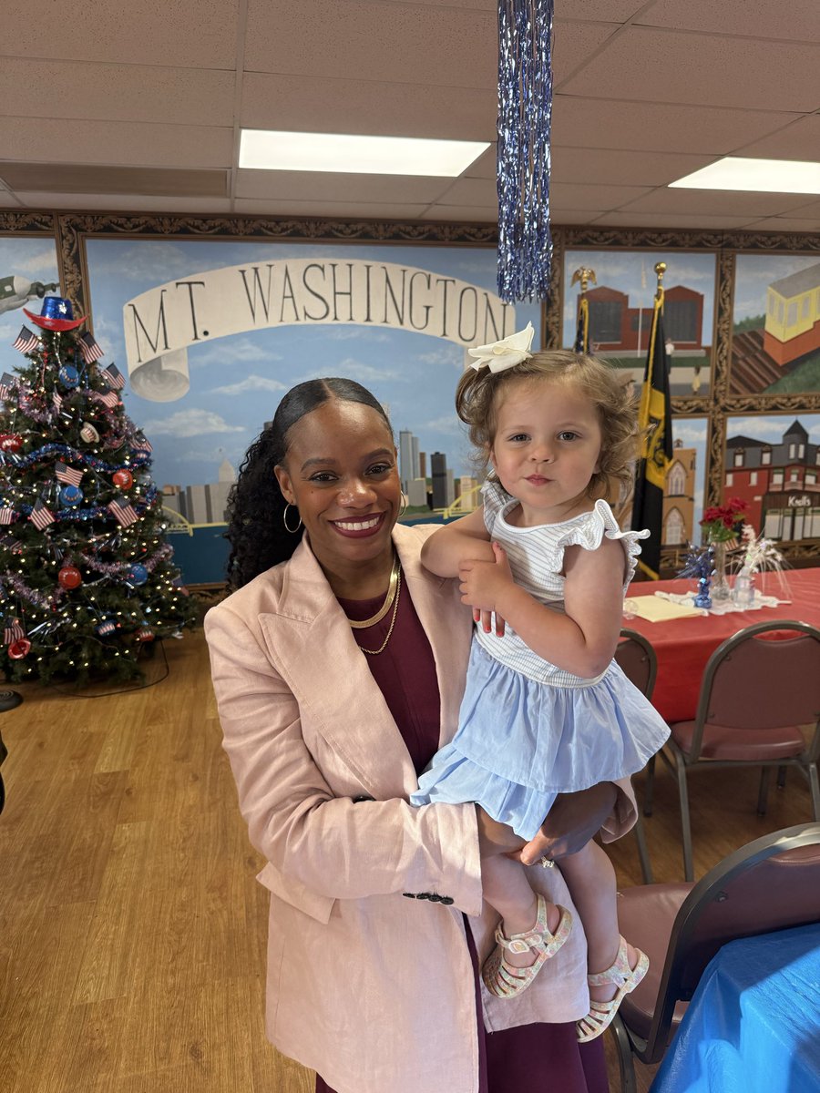 BiNK_PA's tweet photo. It was an incredible night in Mt. Washington tonight. The community showed up and showed out. Thank you, @SummerForPA. We are grateful for your leadership. https://t.co/O4PzXutMcr