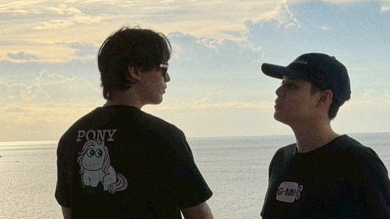 olenkhaap's tweet photo. 10 months of being incredibly happy with #OhmPoon, I love them!! 🐻🐶💗 https://t.co/TbLnqUg0c2