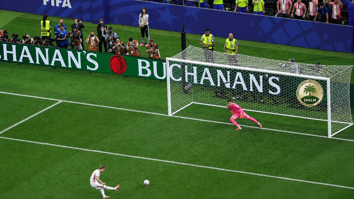 ThePalmCoin's tweet photo. Kane knows where the goal is. What about you? 🌴⚽ https://t.co/xInBEC83WT