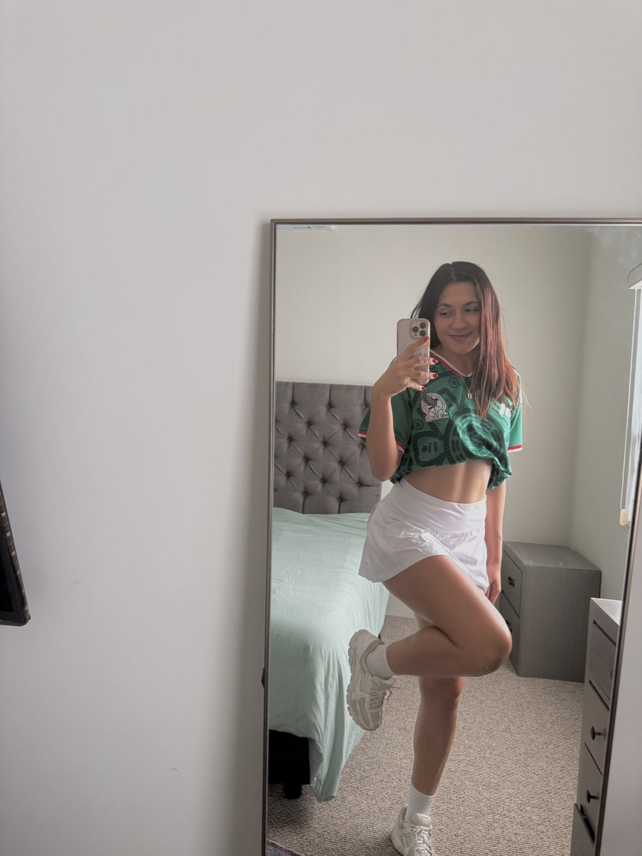 beeeyanka's tweet photo. 🇲🇽✨🤍 vamosss #SomosMéxico #worldcup https://t.co/fs2cgN9w3m