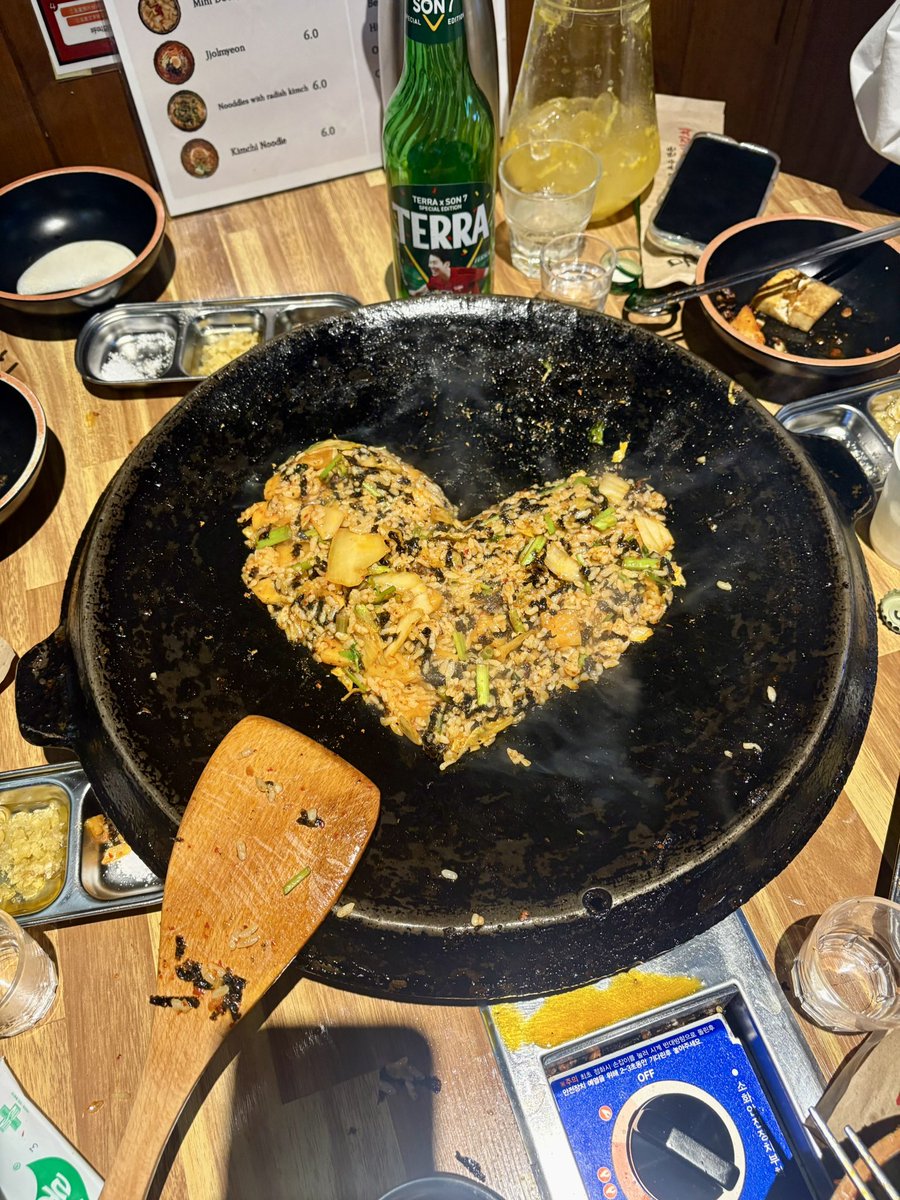 8_ga_8's tweet photo. 食べ物の記憶しかない　めちゃくちゃ食べた・・・・・・・・・・最高だった・・・・・・・ https://t.co/dBk5u4miND