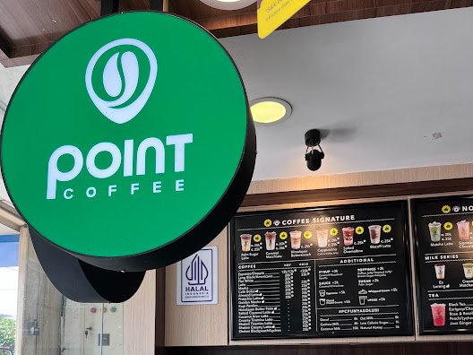 timoguwono's tweet photo. Siang-siang paling enak ditemenin segelas matcha dari Point Coffee 🍵. Kebetulan hari ini ada #gopaypromopointcoffee, jadi matcha atau caramel macchiato cuma 19rb kalau bayar pakai QRIS GoPay. Promo begini sayang banget kalau dilewatin https://t.co/nltxsGzjSN