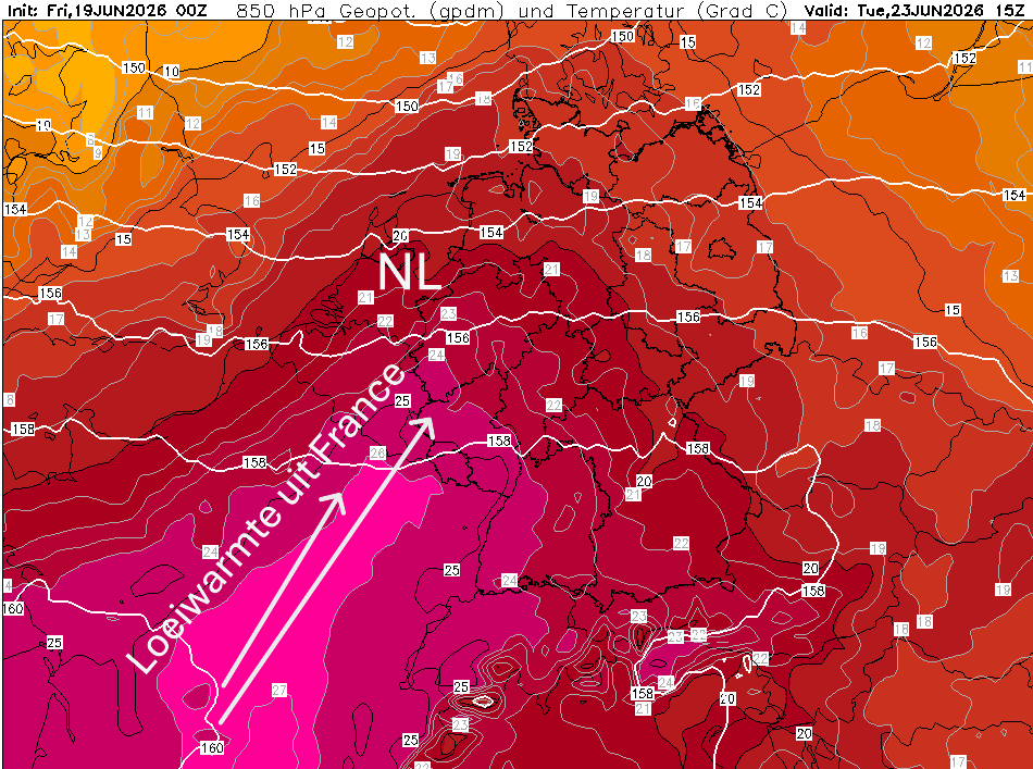 Weerprimeur's tweet photo. Tja weinig nieuws onder de hete junizon vandaag.
De loeihitte regeert onverminderd tot begin juli.. 
Vanmiddag nog een extra weerupdate omtrent het in potentie zware #onweer hedenavond. https://t.co/XjEvNISE7l