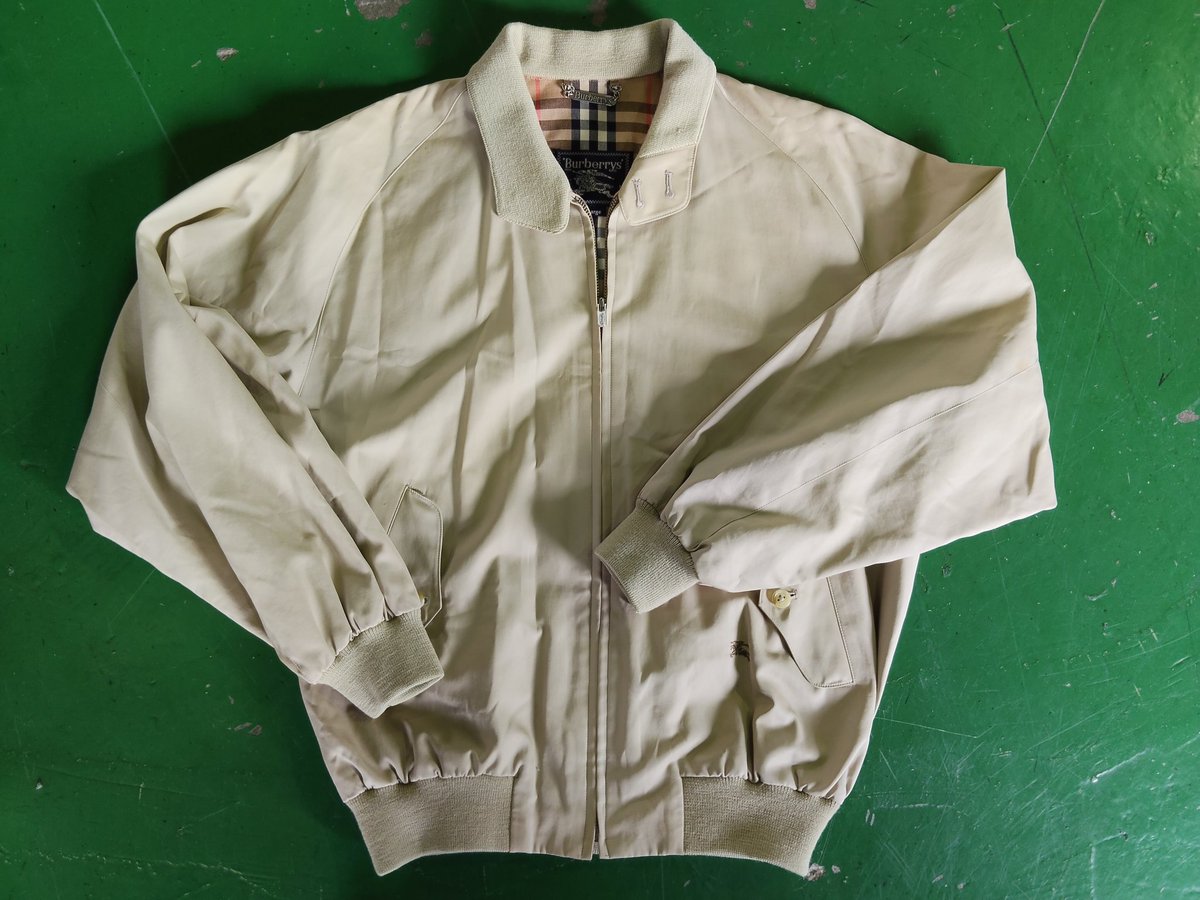 GURE石橋店です? BURBERRYのG9風 ハリントンジャケット スウィング 