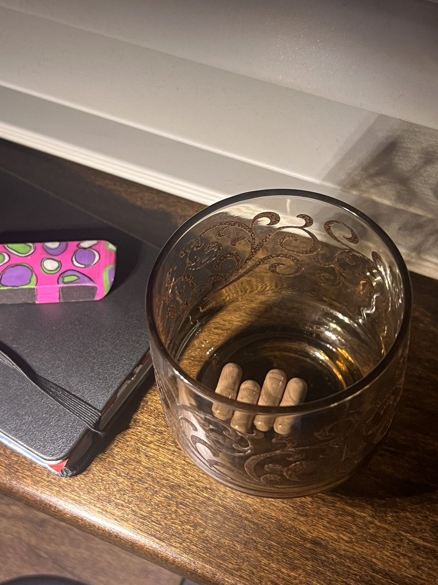 sscentedmoon's tweet photo. just took a. poopy pill https://t.co/IcqFXGxAet