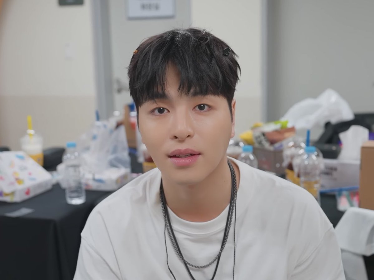 HOURLYJUNHOE's tweet photo. from: iKON YouTube
@tkwpcnfak #iKON #JUNHOE #구준회 #ジュネ #具晙会 https://t.co/F6MrwkjRil