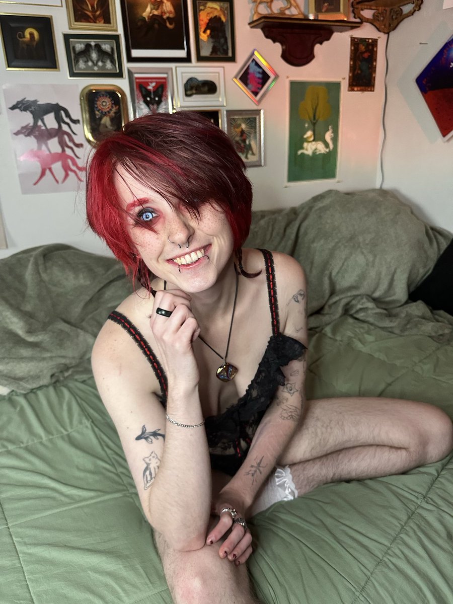 KJinxOfficial's tweet photo. https://t.co/9ijo6ZnSRv
I’m KJinx! It’s nice to meet you!! (: 
DMs are open (; https://t.co/vOL0z2UFuX