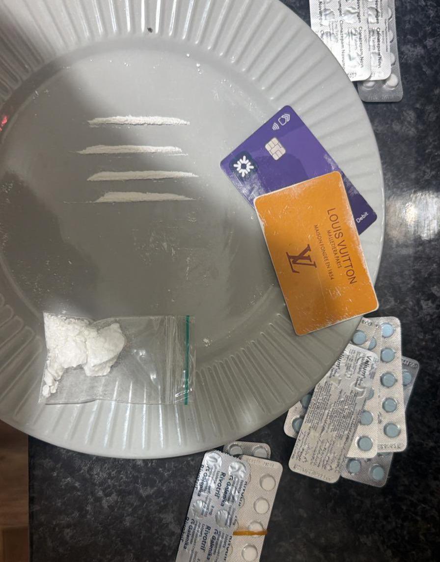 captian15782's tweet photo. I did take a 2 day break. 3.5, diaz, kpins and beer

Up for clean fun chats  #drugtwt https://t.co/B3Zwj1lt2v