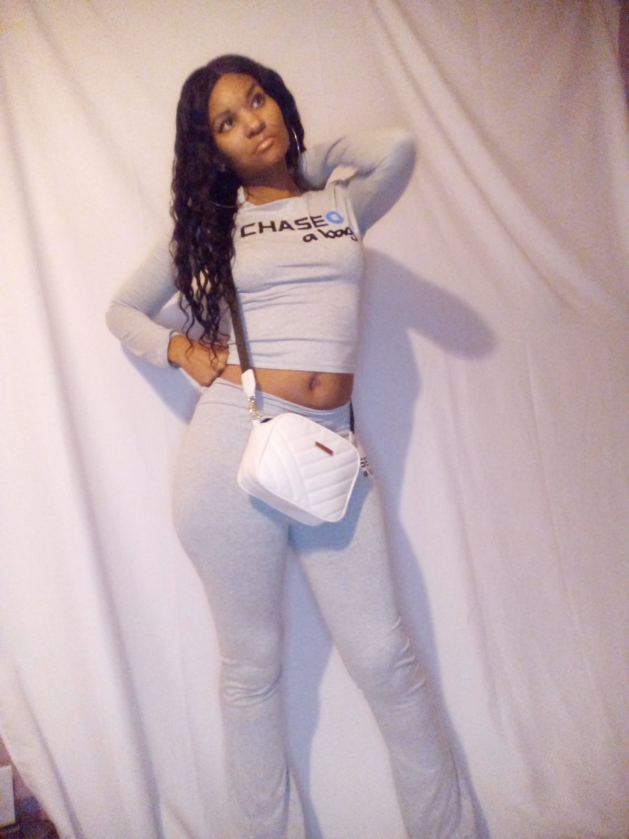 BiancaButterp's tweet photo. Up late and my mind is wandering https://t.co/v9dZgVst9j