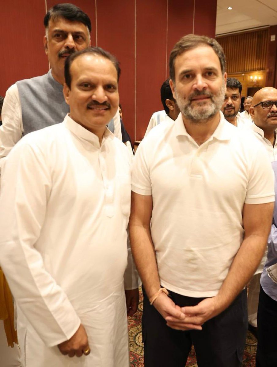 NeerajDangiINC's tweet photo. मेरे प्रिय नेता देश के गरीब, वंचित और जरूरतमंदों के हक की लड़ाई लड़ने वाले, लोकसभा में नेता प्रतिपक्ष आदरणीय श्री राहुल गांधी जी को जन्मदिन की हार्दिक बधाई एवं शुभकामनाएँ।

मैं ईश्वर से आपके अच्छे स्वास्थ्य एवं दीर्घायु जीवन की कामना करता हूँ।
@RahulGandhi @INCIndia https://t.co/D1y3uCVleK