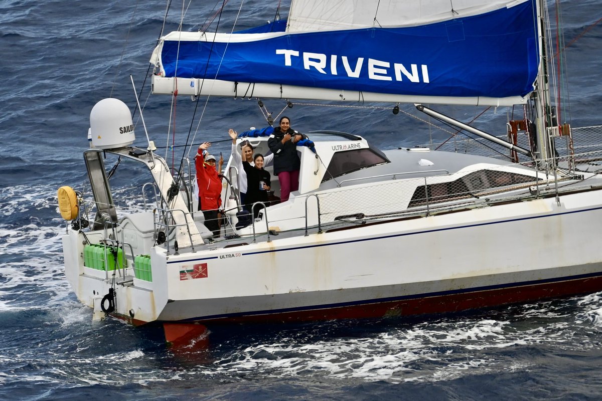 indiannavy's tweet photo. Rendezvous at sea!
⛵️🌊 ⚓
#IASVTriveni, Indian Army's sailboat with a crew of six women officers from the three defence forces of India, affected a rendezvous with #INSTarkash, Indian Navy's potent guided missile frigate!
Transiting from Cape Town to Mumbai, IASV Triveni is on the last leg of her global circumnavigation expedition.
INS Tarkash is currently on an operational deployment in the SW Indian Ocean.
#IndianNavy wishes #IASVTriveni and her intrepid crew fair winds and following seas for the journey ahead!
@HQ_IDS_India @adgpi @IAF_MCC
@IA_SportsAdvntr