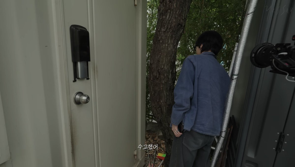 824yy_'s tweet photo. イェソンさんの慶尚道方言の真似()を聞いたり
子猫にかける言葉遣いがあまりにも蜂蜜すぎたお菓子買ってくればよかったぁとか、子猫に健康でね〜お疲れ様〜って声掛けるイェソンさんも
隠キャみたいに撮れてよかったとかwwww
イェソン節炸裂で18分が楽しかったしまだまだ書ききれない
#yessay #예성 https://t.co/L3eBNblIBd