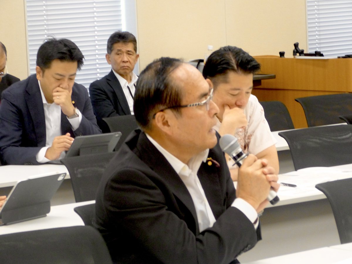 tadatomoyoshida's tweet photo. 本日の三党合同PTで「給付付き税額控除」を議論。私からは税額控除を含む早期に本格的な制度導入を強く求めました。政府は将来的な組み合わせを継続検討する方針です。夏前の中間取りまとめに向け議論を加速し、臨時国会への法案提出を目指します。手取り増と働き控え解消を早期に実現します！ https://t.co/ipn2mPID6v