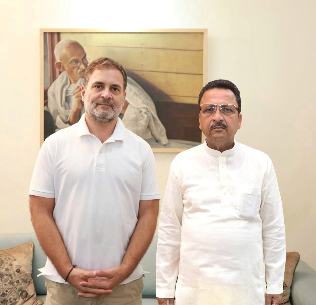 AjayPandeybasti's tweet photo. लोकसभा में नेता प्रतिपक्ष, करोड़ों युवाओं की आशाओं के प्रतीक श्री @RahulGandhi जी को जन्मदिवस की हार्दिक शुभकामनाएँ।
ईश्वर आपको उत्तम स्वास्थ्य एवं सफल दीर्घायु जीवन प्रदान करें।
#rahulgandhi https://t.co/FTNA3UoEOg