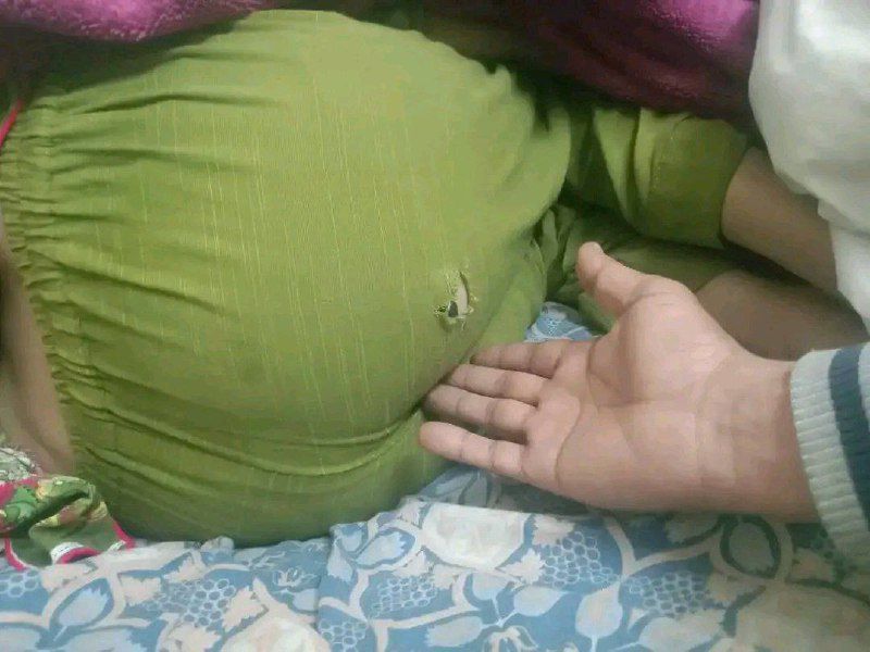 Anooshamadina's tweet photo. کل رات میری بہن اپنے دوستوں کے ساتھ باہر گئی تھی ابھی واپس ائی ہیں صبح صبح بہت تھکی ہوئی تھی سو گئی https://t.co/6Prq6DuAXd