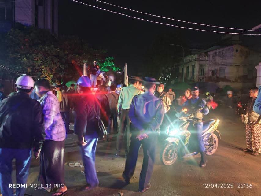naingnaingaung's tweet photo. A Nation in Bloom, a Junta in Fear—The Red Rose Resistance
They have imprisoned a person, yet they are terrified of a flower. Today, on Daw Aung San Suu Kyi's 81st birthday, the junta’s fear is palpable in Mandalay.
#2026Jun19Coup
#RoseMovement
#81For81
#WhatsHappeningInMyanmar https://t.co/cUbCQBM8cr
