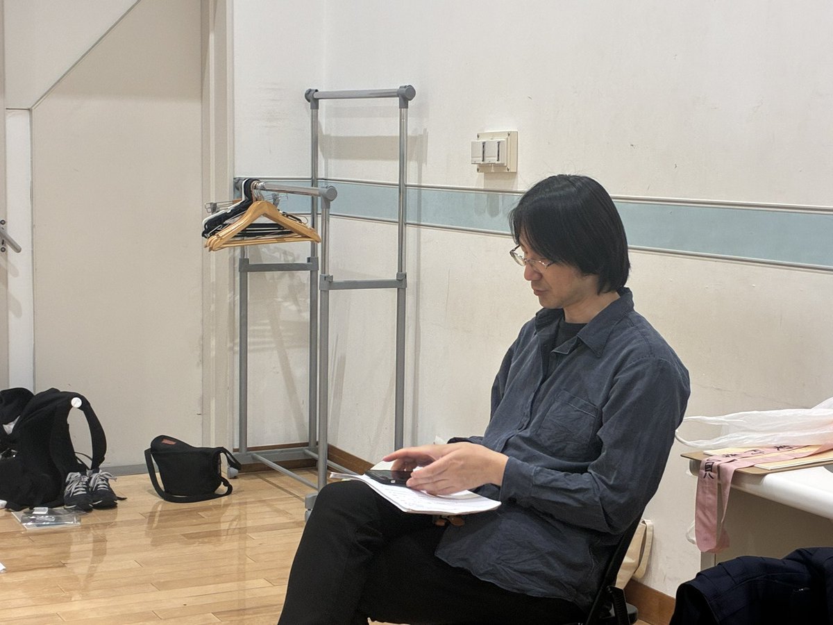 StirStairs's tweet photo. 昨日は #記憶のとなりで 稽古でした！

暖かい物語が流れる中めストップがかかると
役者の笑い声が響くこちらもまた
暖かい稽古場です

ご来場お待ちしております

事前精算
https://t.co/HkSDPAN6K9

当日精算
https://t.co/EUCNHUBbOA https://t.co/qMDGikQoNA