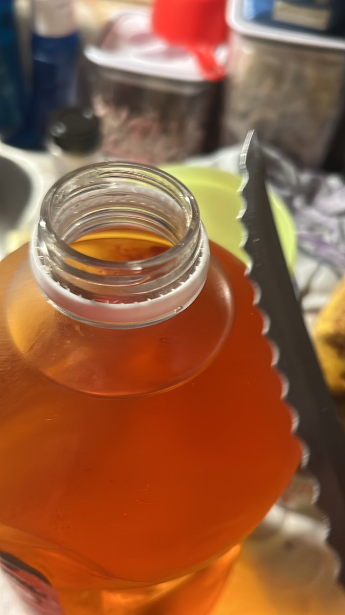 burgerbabe2000's tweet photo. I Opened Apple Juice With A Knife Because I Am A Bad Person https://t.co/tZSnZm3lpM