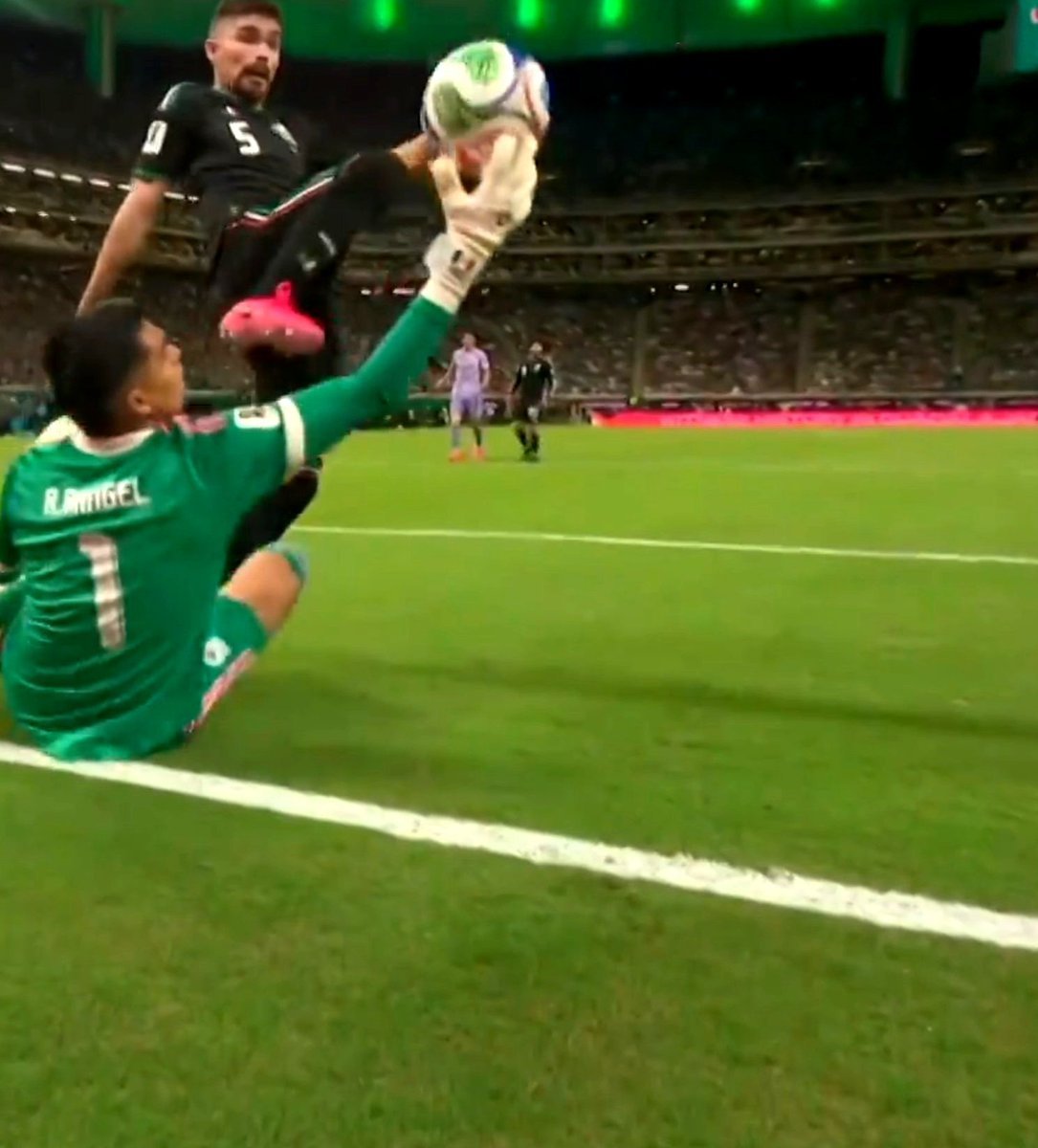 Olmosarcos_'s tweet photo. La foto para la historia del #TalaRangel ⚽🇲🇽🏆 

#Mundial2026 #MéxicoVsCorea https://t.co/t1SV3MDHar