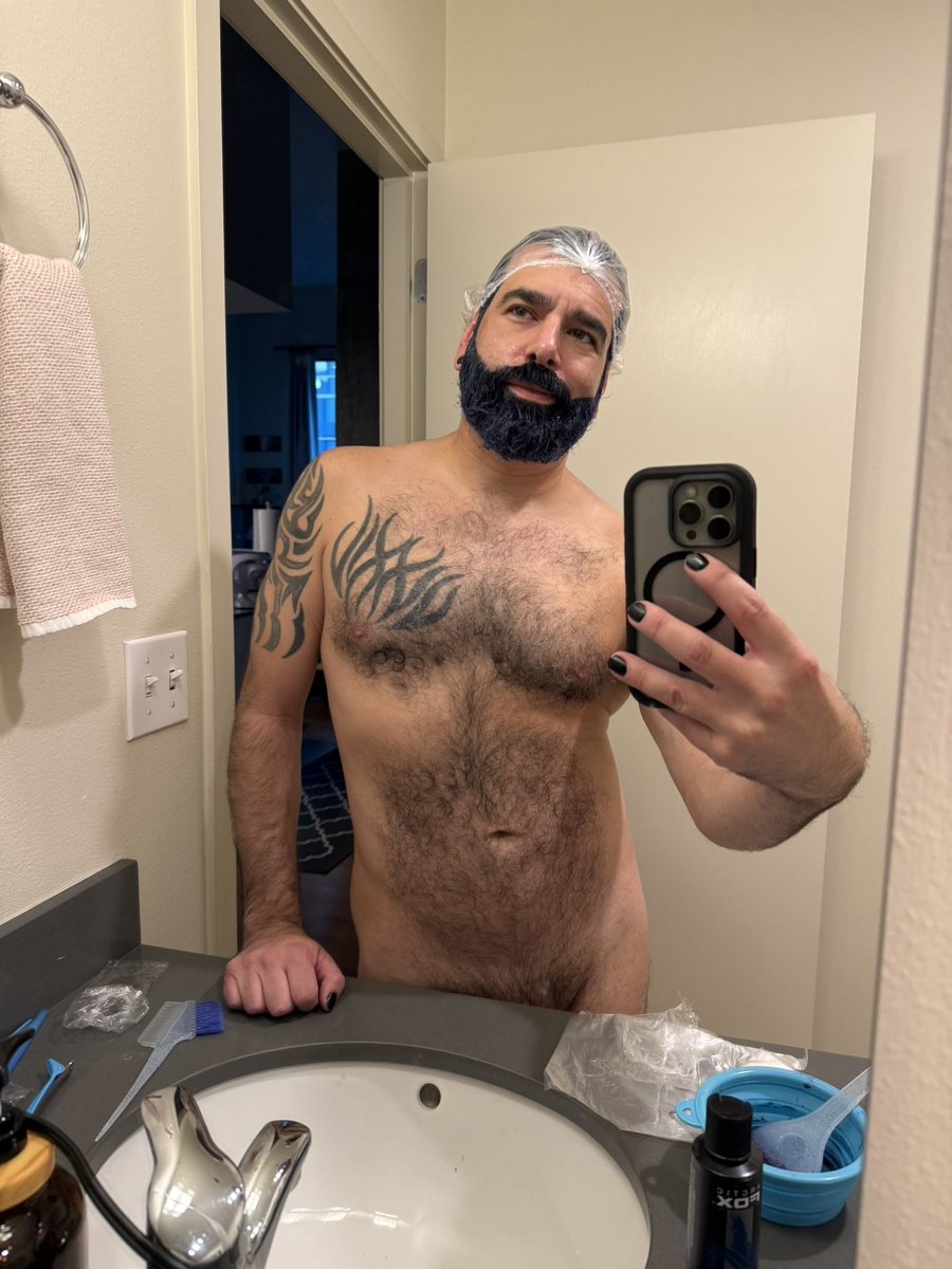 xrexhunterx's tweet photo. Didn’t want to get rid of my gray but wanted a different color. Thinking Round 1. Needs to go bluer. https://t.co/2iILBgZoyN