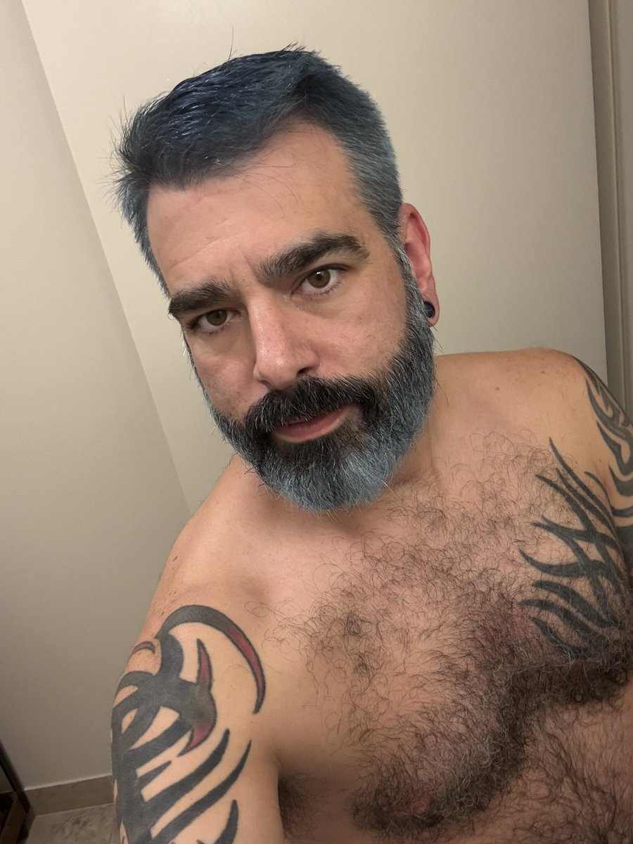 xrexhunterx's tweet photo. Didn’t want to get rid of my gray but wanted a different color. Thinking Round 1. Needs to go bluer. https://t.co/2iILBgZoyN