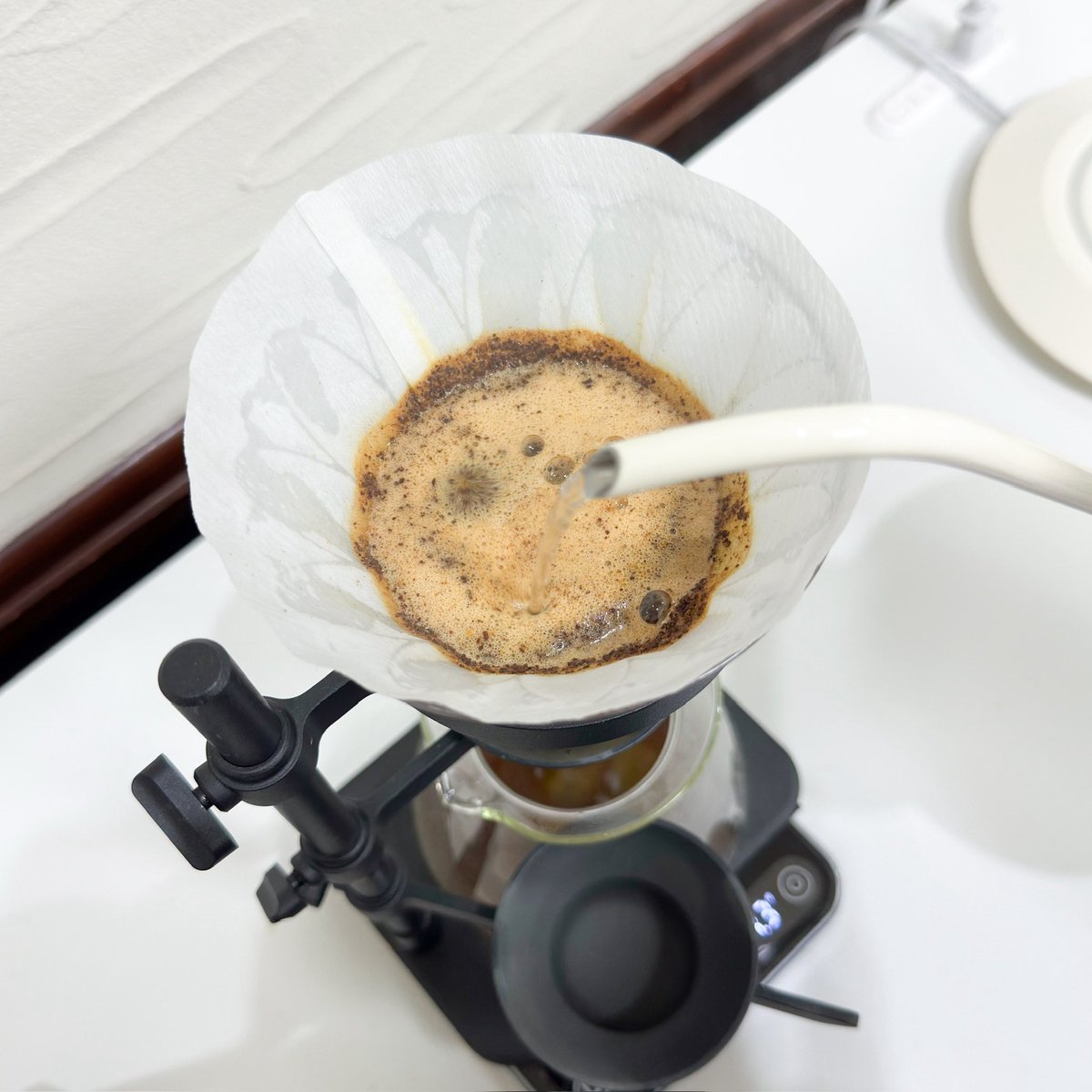 KenkenCoffee's tweet photo. Peru🇵🇪EL MORITO Washed
20g, LAGOM P80 5.0
96℃, Ratio 1:18, Total Time 2:56
TDS1.28%, EY19.92%

挽き目0.2粗く微調整。

まだ一口目の苦味の刺激はあるけど抑える方向には動いてるっぽい。

これ以上粗くすると収率下がりすぎて甘さ減って逆に苦くなるから、これくらいがいいポイントかな🤔 https://t.co/HCKXEQHqTd