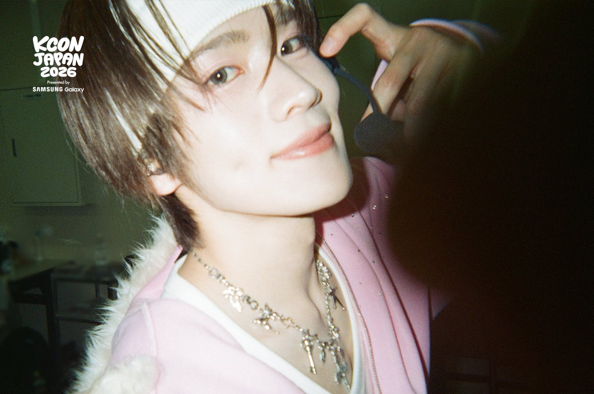 kconjapan's tweet photo. [#KCONJAPAN2026] Behind the Scene: Film Camera by #DXTEEN

photo by. @official_DXTEEN

-
KCON JAPAN 2026
MAY 8-10
Makuhari Messe

Let's #KCON https://t.co/vuh6PDs34N