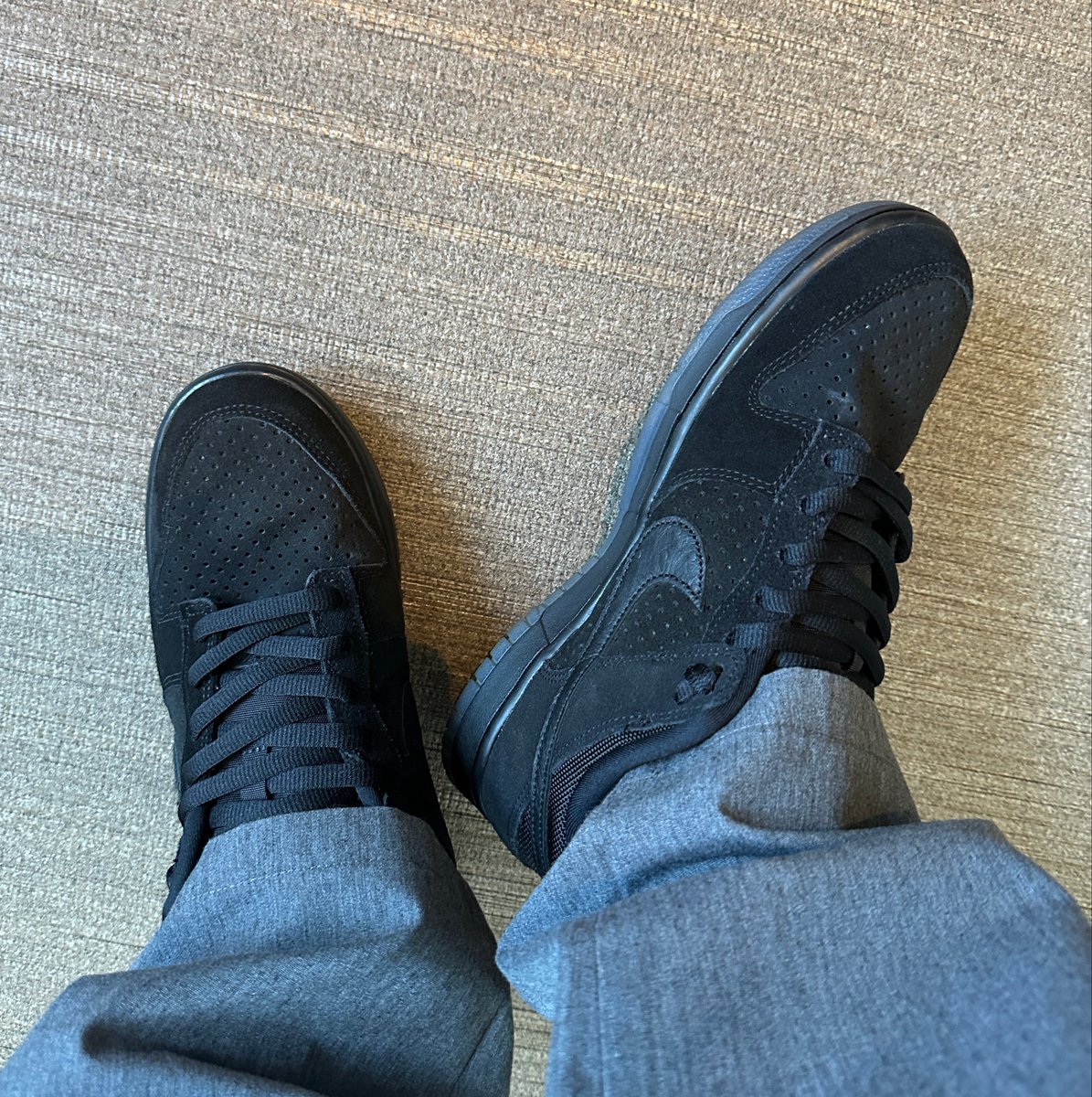 disk_8310's tweet photo. 最近のスニーカー

Travis Scott × Nike Air Jordan 1 Low OG SP "Velvet Brown and Dark Mocha"

Nike Air Jordan 1 Retro High OG "Celtics/Black and Lucky Green" (2023)

UNDEFEATED × Nike Dunk Low SP "5 ON IT" https://t.co/GNXZ642yXJ