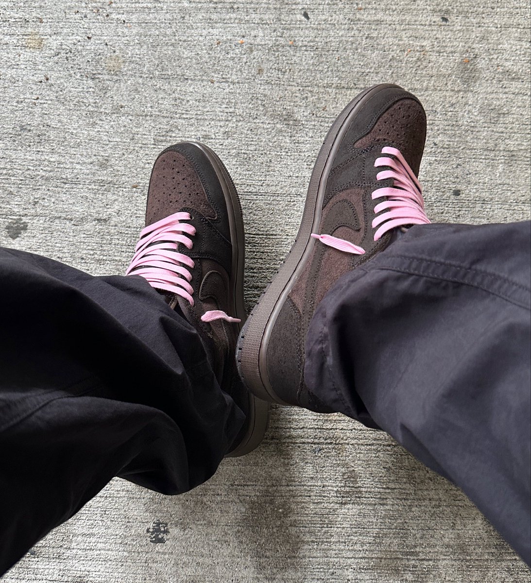 disk_8310's tweet photo. 最近のスニーカー

Travis Scott × Nike Air Jordan 1 Low OG SP "Velvet Brown and Dark Mocha"

Nike Air Jordan 1 Retro High OG "Celtics/Black and Lucky Green" (2023)

UNDEFEATED × Nike Dunk Low SP "5 ON IT" https://t.co/GNXZ642yXJ