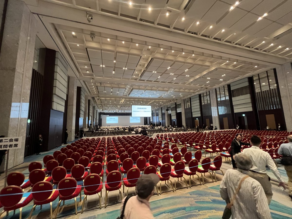 kabusenki's tweet photo. 本日はこちら
社長の口から突然アニメ事業をやるとか出たけど大丈夫か？ https://t.co/gPMc2k30dQ