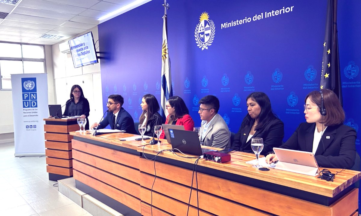 PNUDUruguay's tweet photo. Uruguay fue sede de intercambio regional para fortalecer la prevención y respuesta frente a la violencia de género facilitada por la tecnología. Más de 250 participantes y especialistas de nueve países compartieron experiencias y buenas prácticas. 
🔗https://t.co/Jjx4GauBQK #ODS5 https://t.co/qEtjvOpBdy