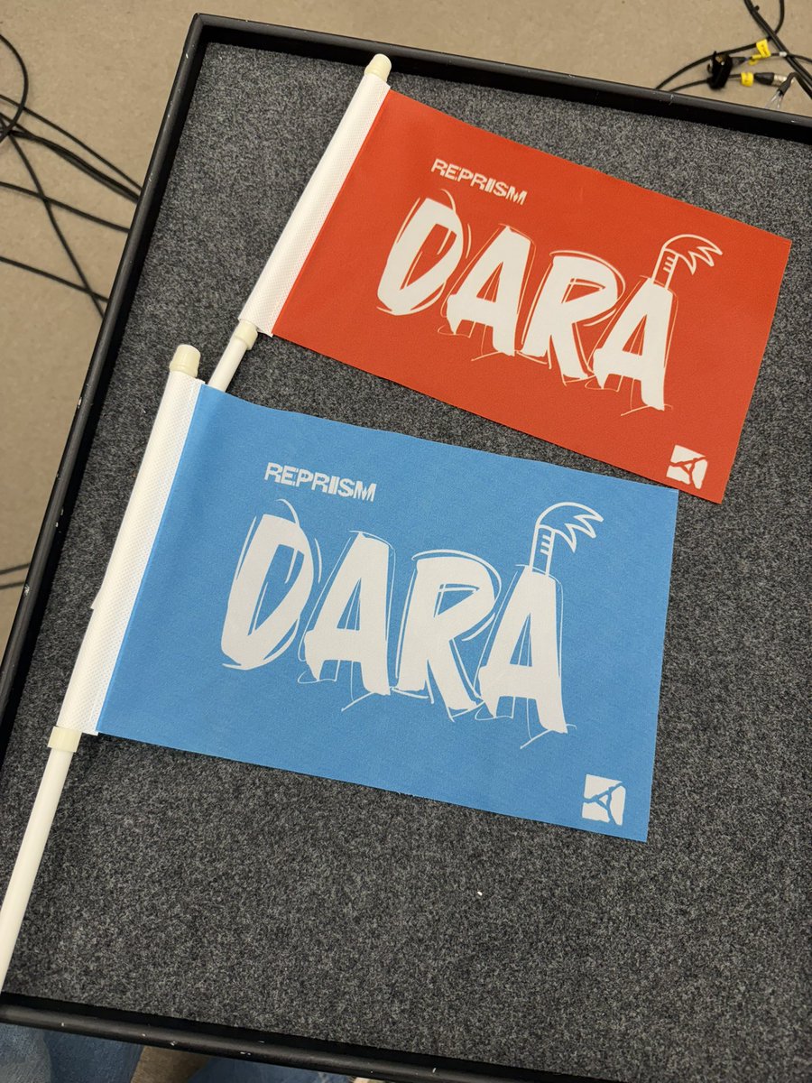 krungy21's tweet photo. 파크 뮤직 페스티벌 합주 완료!!! 🎸🥁🎹🎤
밴드사운드 빠방한 신곡 최초공개! 🤘
#파크뮤직페스티벌 #산다라박 #셋리 #때창 #뛰어 가능 😁👍🏻 
일욜날 만나~🧡 https://t.co/mxugbJtHuO