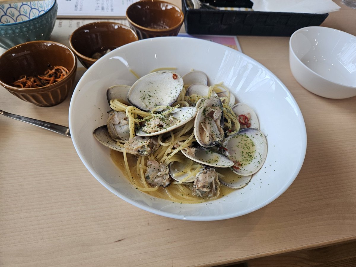 miitaro1163's tweet photo. この前ライバーさんのやってるパン屋さんに行ってきた🚗³₃
カフェもやっててメニュー全部美味しかった😋
幸せな時間って作れるんだね🍞 https://t.co/xJB7hZ7670