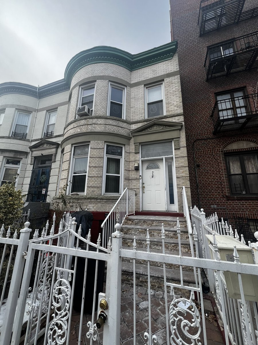 BklynRP's tweet photo. Prospect Lefferts/Flatbush EXCLUSIVE Limestone 2 fam FOR SALE https://t.co/PqlvbxMbo9 https://t.co/eoLToXV292