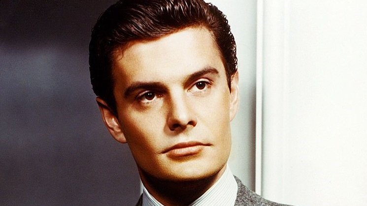 DrBuzz_Forensic's tweet photo. French actor Louis Jourdan was #BornOnThisDay June 19, 1921. Survived WWII helping the French resistance, then international films, The Paradine Case (1947), Gigi (1958), The Best of Everything (1959), The V.I.P.s (1963) &amp; Count Dracula (1977 BBC TV). Passed 2015 (age 93) #RIP https://t.co/hkgznKqXLC
