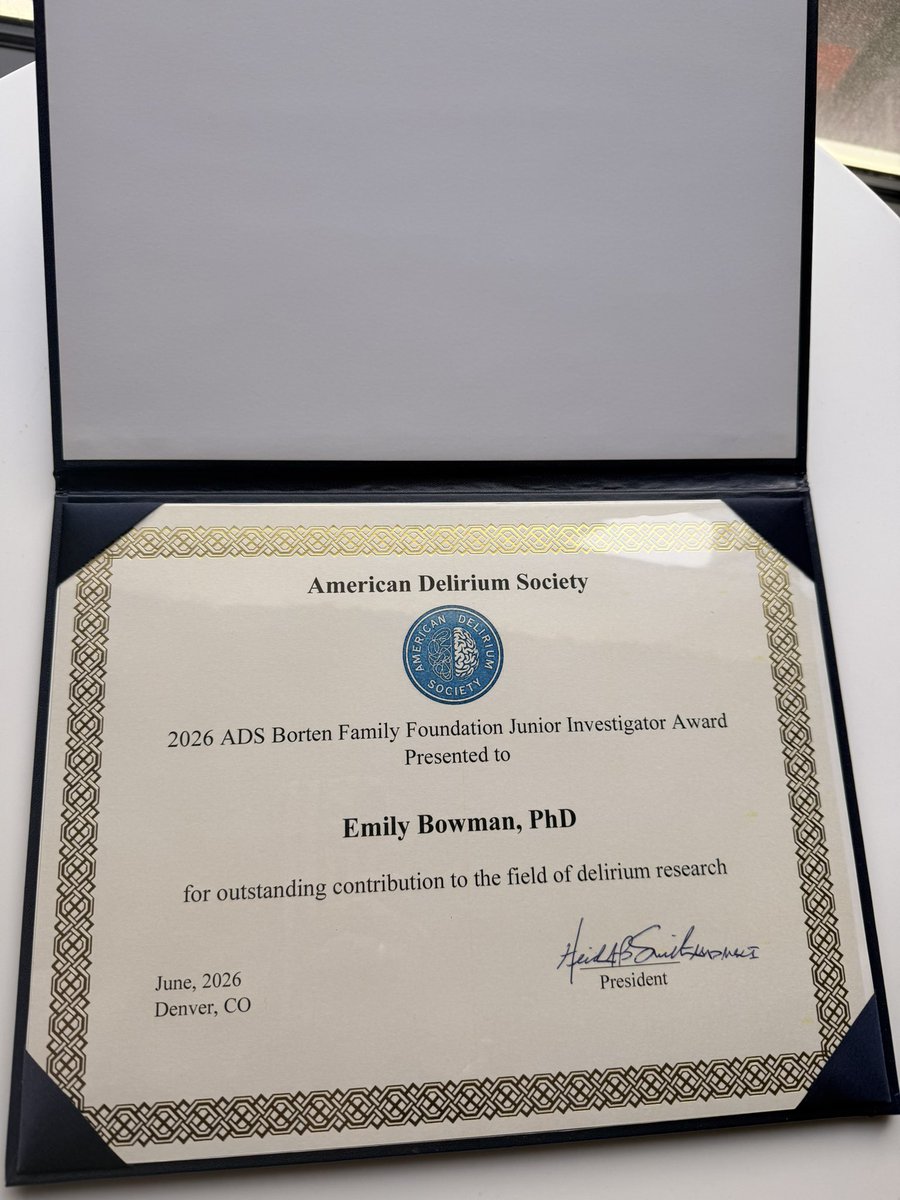 Emsdoesscience's tweet photo. Back in Oxford and still buzzing from a fantastic #ADS26DEN conference in Denver! 🗻 Fantastic talks, participating in a symposium, winning best oral presentation and to top it all off I won a 2026 ADS Borten Family Foundation award. Feeling very grateful for this community! 🧠☺️ https://t.co/dbjdD6UJej