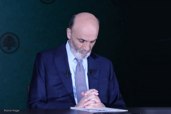 Qassem_hodroj_'s tweet photo. أستضافة الحكيم بالأمس كانت ضربة معلم من مارسيل غانم 
فجمهوره المتصهين المتفرعن والذي اصيب بنكسة الاتفاق كان بأمس الحاجة ان يرى حكيمه ويستمع الى بعض قصصه الخيالية 
التي تساعد الاطفال على النوم رغم الام المغص .
كما ان جمهور المقاومة وبعد أن تحمل شتى انواع الضغوطات لفترة طويلة  كان بحاجة الى ساعة من الكوميديا النادرة التي لا يحصل عليها الا من مهرج معراب.