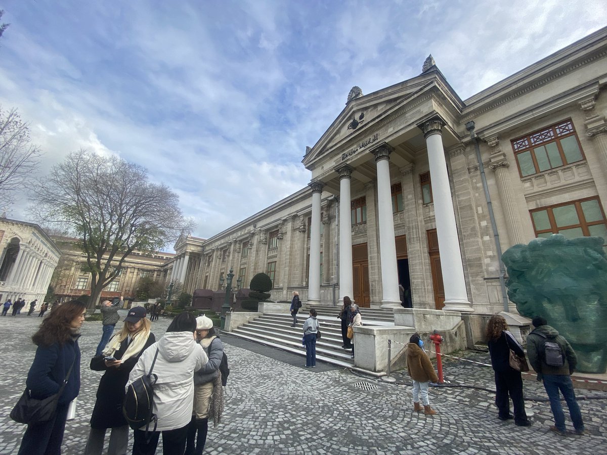 bkdilbaz's tweet photo. 🏛️✨İÜ Tarih Bölümü Müze Uygulamaları dersi öğrencilerimizle İstanbul Arkeoloji Müzeleri’nde yaptığımız derslerimizden.

 @istuniresmi @iuedebiyatf @istanbul_tarih @iktm34 https://t.co/EsIc4mCULq