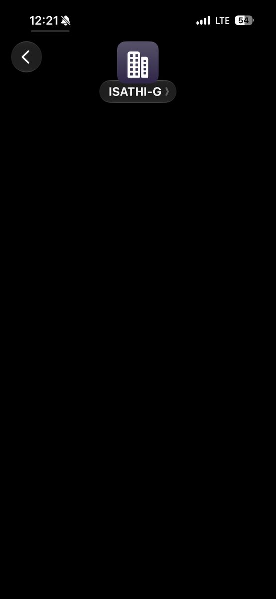 itsyounik's tweet photo. Is anyone else facing this bug on iOS 27 Beta? 🤔
Whenever I receive an SMS from my bank, the Messages app opens to a completely blank conversation.
The weird part? The notification shows perfectly on my Apple Watch.
@AppleSupport #iOS27beta https://t.co/p2xn2GRJz4